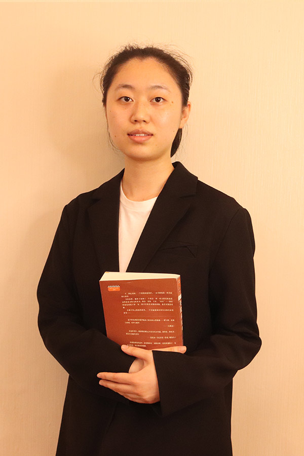 甘泉梁艺 本科学历，优秀班主任