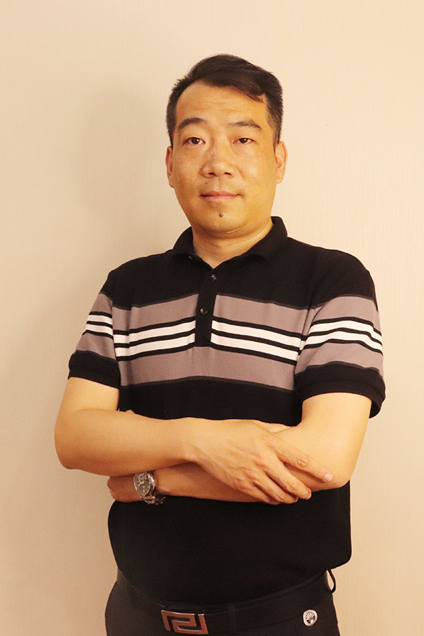 甘泉冯少坤 本科学历,毕业于陕西师范大学